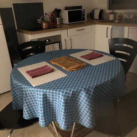 גרימו Logement Neuf Centre Du Village Aux Pieds Du Chateau מראה חיצוני תמונה
