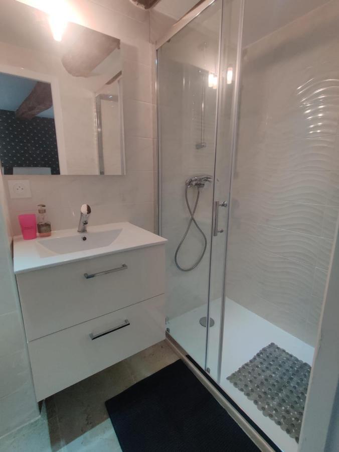 גרימו Logement Neuf Centre Du Village Aux Pieds Du Chateau מראה חיצוני תמונה