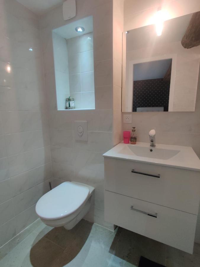 גרימו Logement Neuf Centre Du Village Aux Pieds Du Chateau מראה חיצוני תמונה
